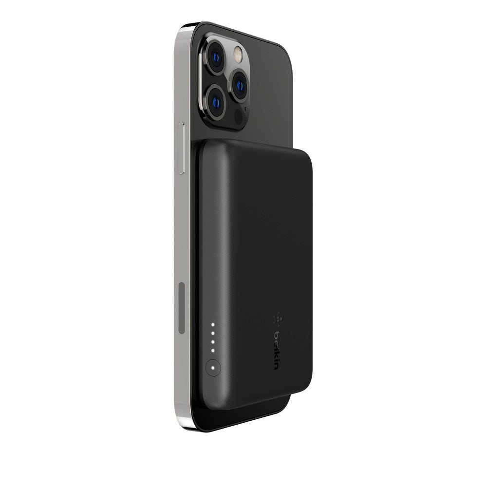 BPD002btBK BoostCharge Magnetic Portable 5W 3000 mAh Wireless Charger Black