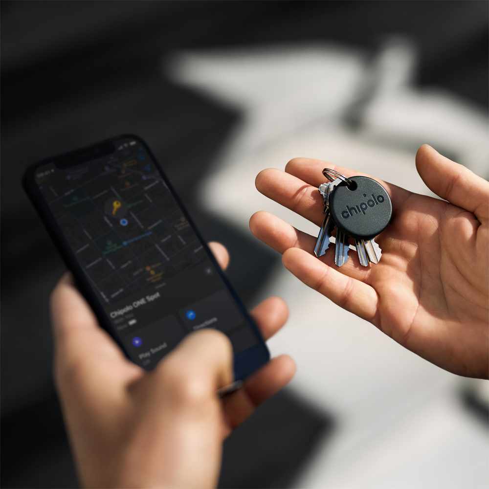 Chipolo One Spot 4 Pack Bluetooth Item Finder (Works with the Apple Find My Network) Almost Black - GekkoTech