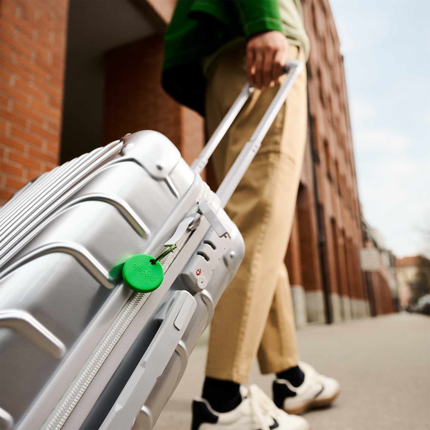 Chipolo POP Tracking Tag  (Works with Google’s Find My Device or Apple Find My) Green