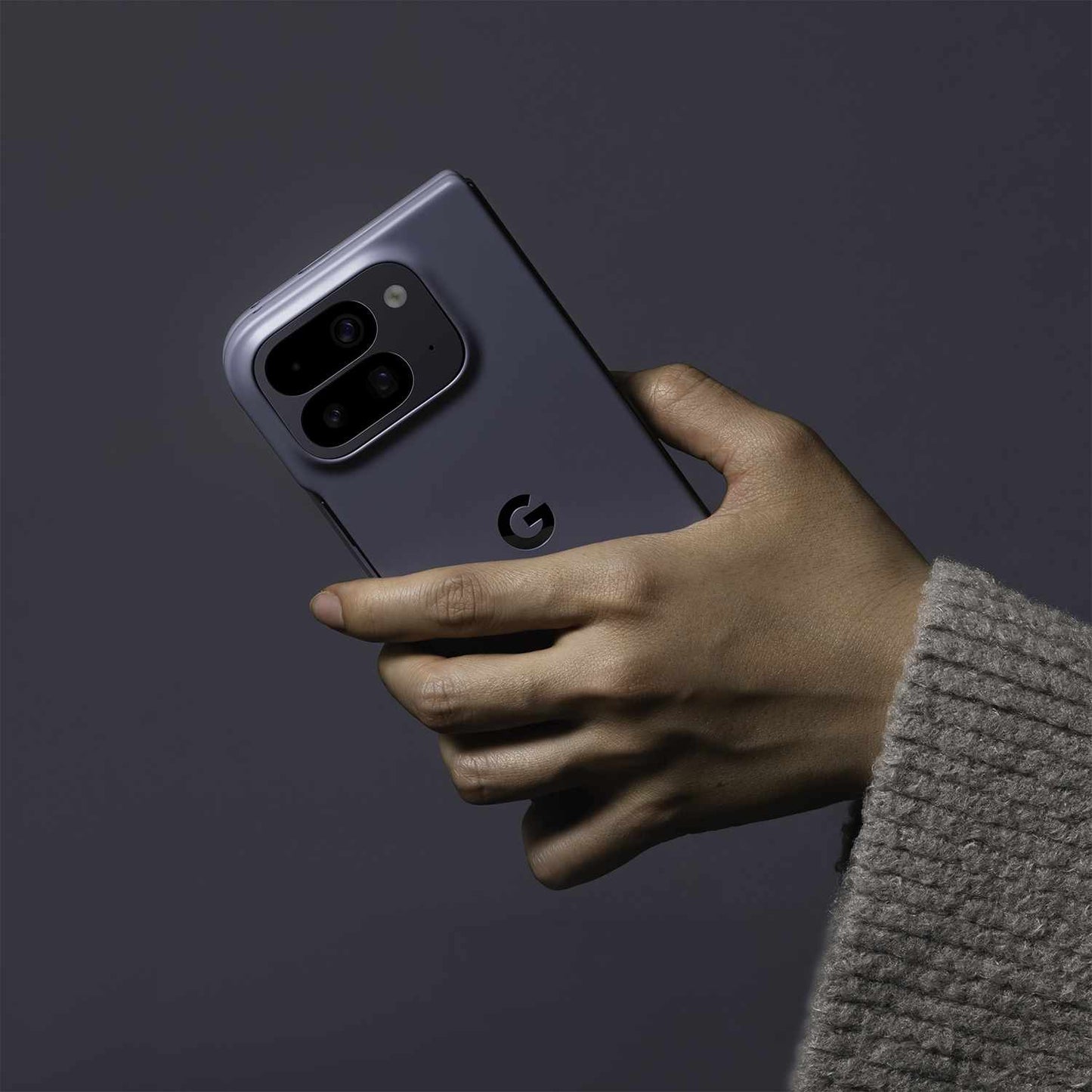 GA09847WW Pixelsnap Silicone Case w/Magnets Pixel 10 Pro Fold Moonstone